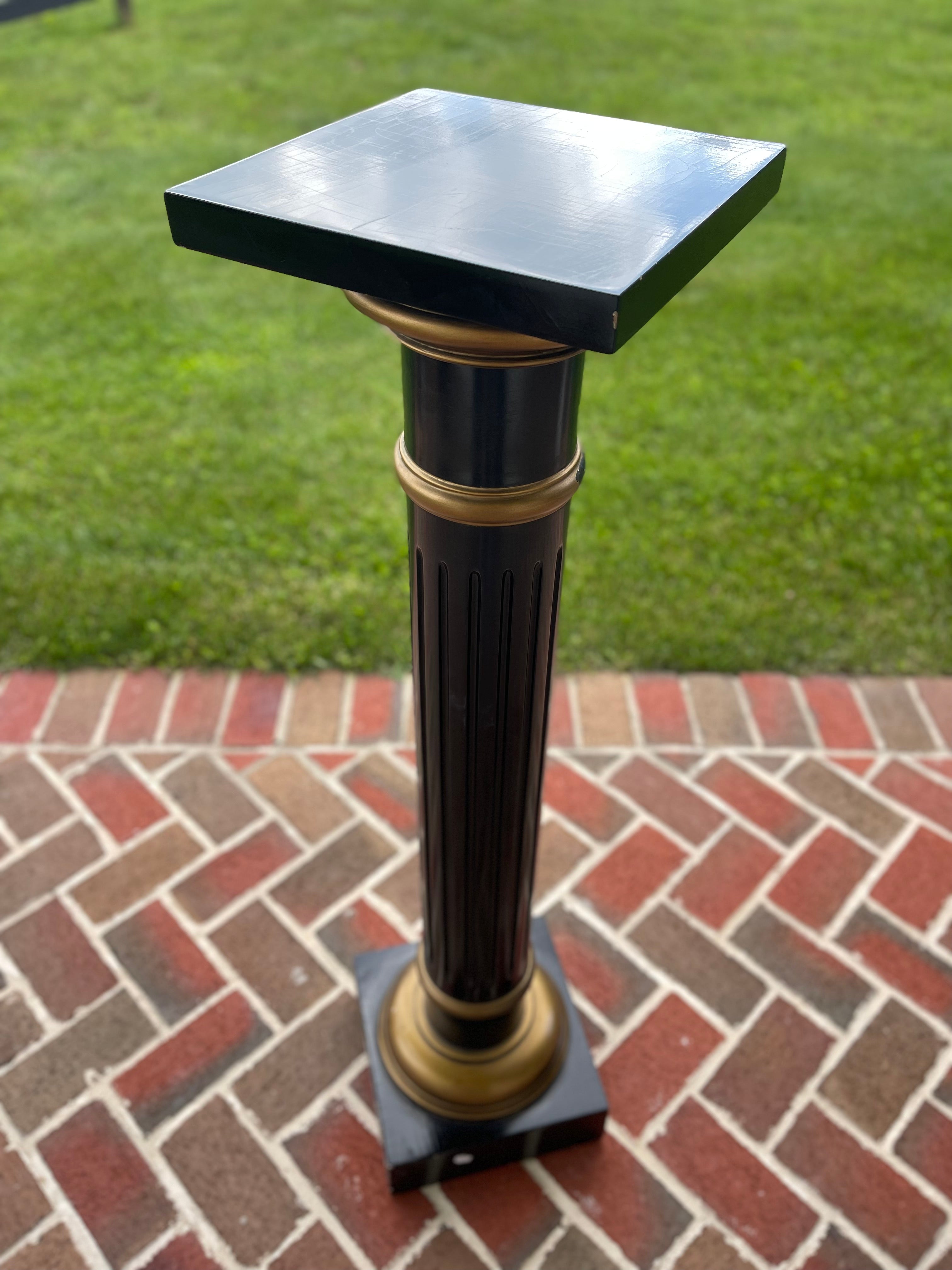 Classical Style Black and Gold Pedestal